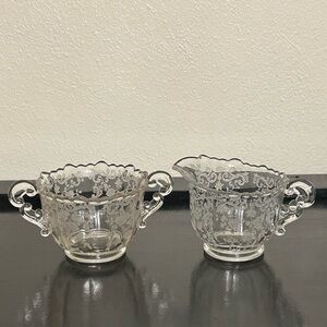Cambridge Chantilly Etched Creamer and Sugar Set‎